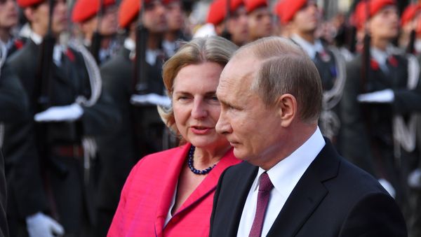Vladimir Putin và Karin Kneissl Vladimir Putin và Karin Kneissl - Sputnik Việt Nam