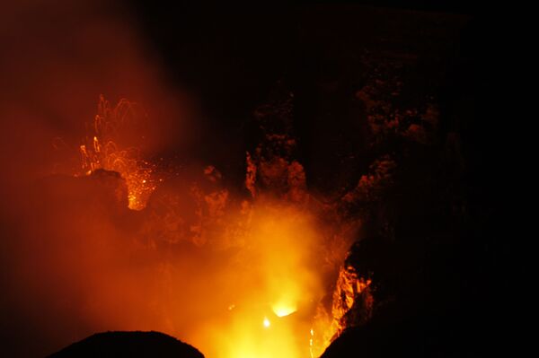 Miệng núi lửa Yasur trên đảo Vanuatu - Sputnik Việt Nam