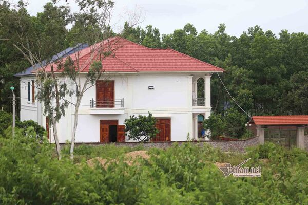 Biệt thự được xây trên đất rừng trồng hoa quả tại phường Liên Bảo, TP Vĩnh Yên - Sputnik Việt Nam