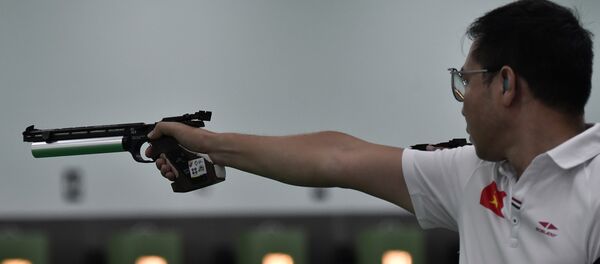 ASIAD 2018: VĐV Hoàng Xuân Vinh thi đấu vòng loại nội dung súng ngắn hơi 10m cá nhân nam - Sputnik Việt Nam