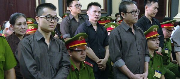 Các bị cáo nghe tuyên án tại phiên tòa. Các bị cáo nghe tuyên án tại phiên tòa. - Sputnik Việt Nam