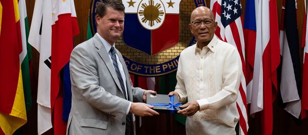 Trợ lý Thư ký An ninh Quốc gia Mỹ Randall Schriver tại Manila - Sputnik Việt Nam