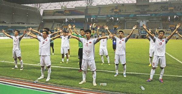 Olympic Việt Nam, hãy tiếp tục chiến đấu và chiến thắng vì tình yêu của 90 triệu người hâm mộ nước nhà. - Sputnik Việt Nam