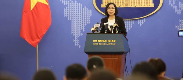Phó Phát ngôn Nguyễn Phương Trà trả lời câu hỏi của phóng viên các cơ quan thông tấn, báo chí. - Sputnik Việt Nam
