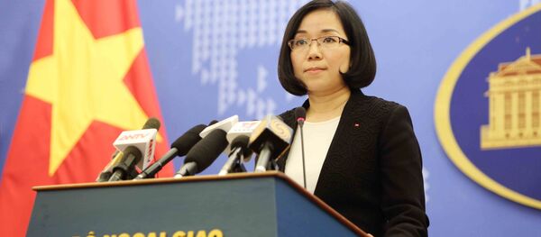 Phó Phát ngôn Nguyễn Phương Trà trả lời câu hỏi của phóng viên các cơ quan thông tấn, báo chí. - Sputnik Việt Nam