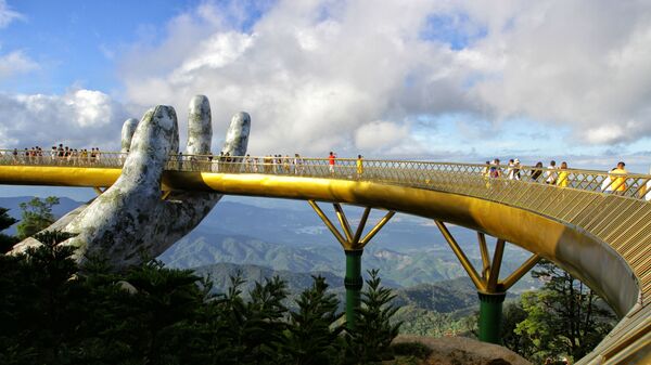 Cầu Vàng 150m tại Ba Na Hills, Việt Nam - Sputnik Việt Nam