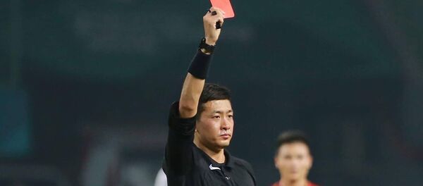 Trọng tài Trung Quốc rút thẻ đỏ trận U23 Việt Nam - U23 Bahrain Trọng tài Trung Quốc rút thẻ đỏ trận U23 Việt Nam - U23 Bahrain - Sputnik Việt Nam
