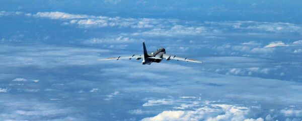 Máy bay ném bom Trung Quốc Xian H-6K. - Sputnik Việt Nam