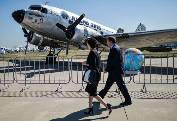 Máy bay Duglas DC-3 tại MAKS-2015 - Sputnik Việt Nam