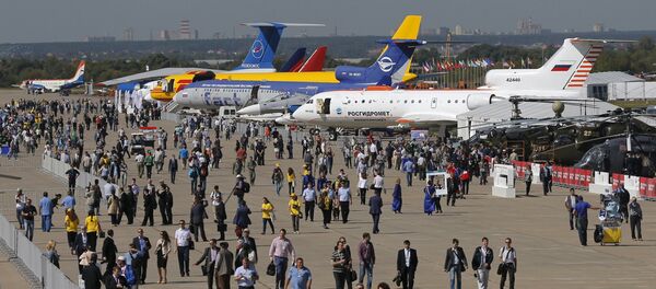 Du khách tại buổi khai mạc Hội chợ Hàng không Vũ trụ quốc tế MAKS-2015 - Sputnik Việt Nam