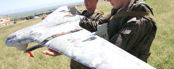 Các quân nhân Nga với máy bay không người lái - Sputnik Việt Nam