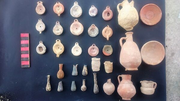 Các nhà khoa học Ai Cập đã khai quật được ở phía tây Alexandria cổ đại một số ngôi mộ đá vô danh thời hậu Ptolemaic - Sputnik Việt Nam