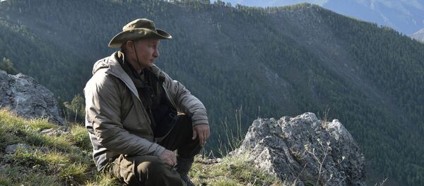 Президент РФ Владимир Путин во время отдыха в Саяно-Шушенском заповеднике в Республике Тыва - Sputnik Việt Nam