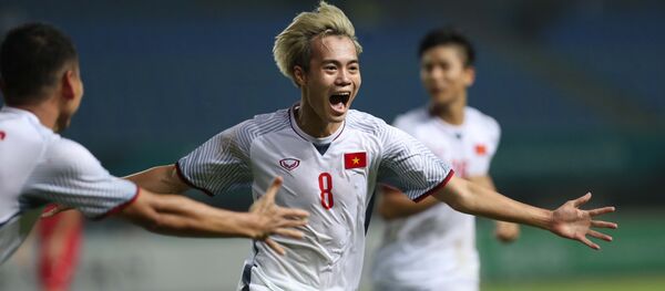 Bàn thắng duy nhất của trận đấu được ghi do công của Văn Toàn (8). - Sputnik Việt Nam
