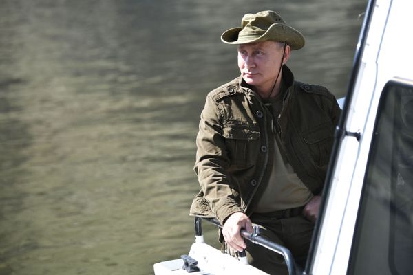 Đôi giày thể thao của tổng thống Putin giá bao nhiêu tiền? - Sputnik Việt Nam