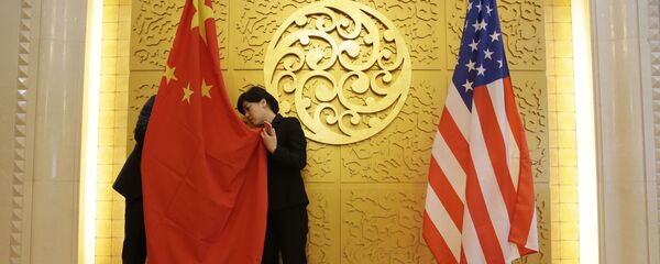 Quốc kỳ Mỹ và Trung Quốc - Sputnik Việt Nam