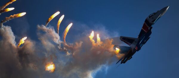 Máy bay chiến đấu đa năng Su-30SM của đội “Các dũng sỹ Nga” tại bế mạc Diễn đàn Kỹ thuật Quân sự Quốc tế lần thứ IV Quân đội-2018 - Sputnik Việt Nam