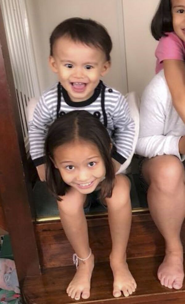 Em bé vặt đầu người” – bức ảnh kinh dị trên mạng  - Sputnik Việt Nam