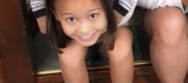 Em bé vặt đầu người” – bức ảnh kinh dị trên mạng Em bé vặt đầu người” – bức ảnh kinh dị trên mạng - Sputnik Việt Nam