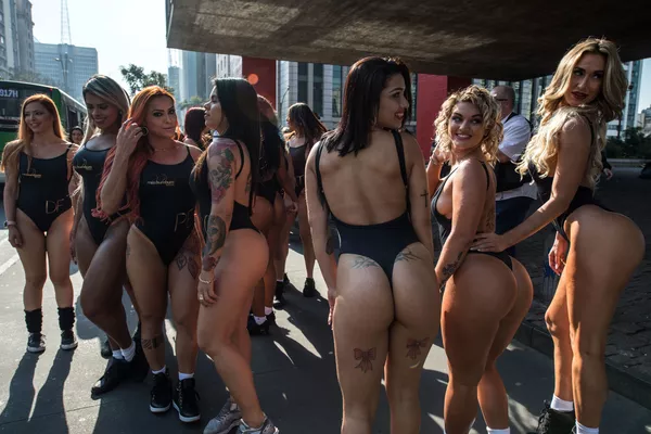 Brazil – Mông càng lớn càng đẹp. Trên ảnh: người mẫu trong cuộc thi Hoa hậu vòng ba đẹp Miss Bumbum ở Brazil Brazil – Mông càng lớn càng đẹp. Trên ảnh: người mẫu trong cuộc thi Hoa hậu vòng ba đẹp Miss Bumbum ở Brazil - Sputnik Việt Nam