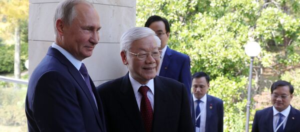 Tổng thống Nga Vladimir Putin và Tổng bí thư Nguyễn Phú Trọng Tổng thống Nga Vladimir Putin và Tổng bí thư Nguyễn Phú Trọng - Sputnik Việt Nam