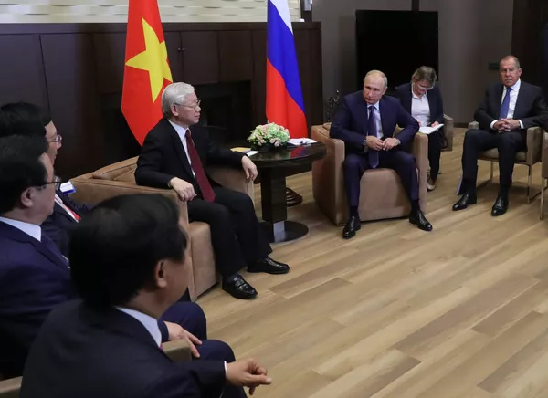 Ngày 6 tháng Chín năm 2018. Tổng bí thư Đảng Cộng sản Việt Nam Nguyễn Phú Trọng và Tổng thống Nga Vladimir Putin trong cuộc họp tại Sochi. Ngày 6 tháng Chín năm 2018. Tổng bí thư Đảng Cộng sản Việt Nam Nguyễn Phú Trọng và Tổng thống Nga Vladimir Putin trong cuộc họp tại Sochi. - Sputnik Việt Nam