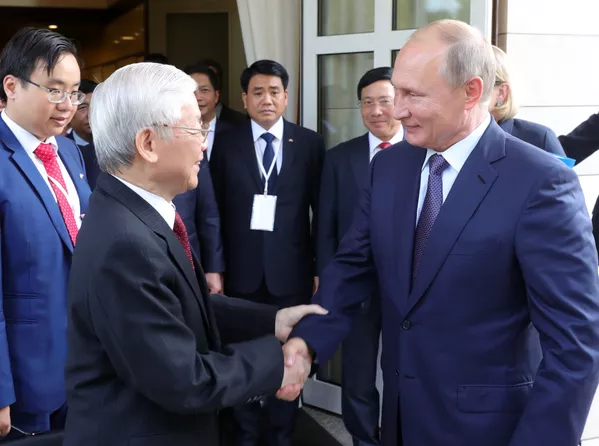 Tổng thống Nga Vladimir Putin và Tổng bí thư Nguyễn Phú Trọng Tổng thống Nga Vladimir Putin và Tổng bí thư Nguyễn Phú Trọng - Sputnik Việt Nam