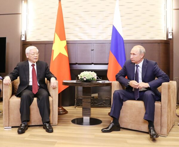 Tổng thống Nga Vladimir Putin và Tổng bí thư Nguyễn Phú Trọng Tổng thống Nga Vladimir Putin và Tổng bí thư Nguyễn Phú Trọng - Sputnik Việt Nam