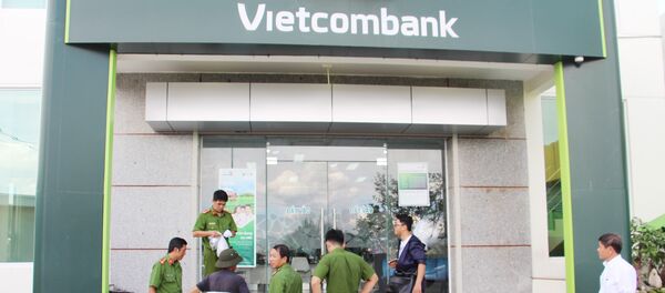 Tòa nhà là phòng giao dịch Ninh Hòa thuộc Ngân hàng Thương mại cổ phần Ngoại thương Việt Nam (Vietcombank) chi nhánh Khánh Hòa. - Sputnik Việt Nam