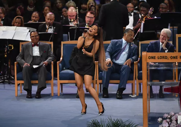Ca sĩ Ariana Grande biểu diễn tại tang lễ của Aretha Franklin Ca sĩ Ariana Grande biểu diễn tại tang lễ của Aretha Franklin - Sputnik Việt Nam