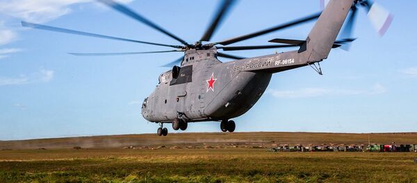 Máy bay trực thăng quân sự của Không quân Nga tới địa điểm tham gia cuộc diễn tập chiến lược Vostok-2018 - Sputnik Việt Nam