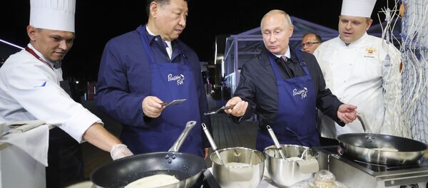 Hai ông Putin và Tập Cận Bình dạo chợ cá - Sputnik Việt Nam