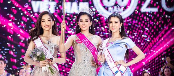 Người đẹp Trần Tiểu Vy đăng quang Hoa hậu Việt Nam 2018 - Sputnik Việt Nam