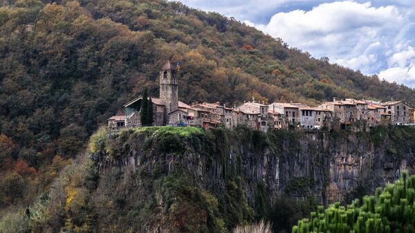 Ngôi nhà Castelfolit de la Roca, Tây Ban Nha - Sputnik Việt Nam