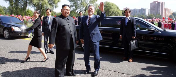 Moon Jae-in và Kim Jong-un Moon Jae-in và Kim Jong-un - Sputnik Việt Nam