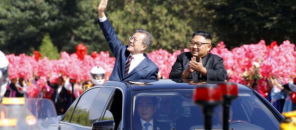 Moon Jae-in và Kim Jong-un Moon Jae-in và Kim Jong-un - Sputnik Việt Nam