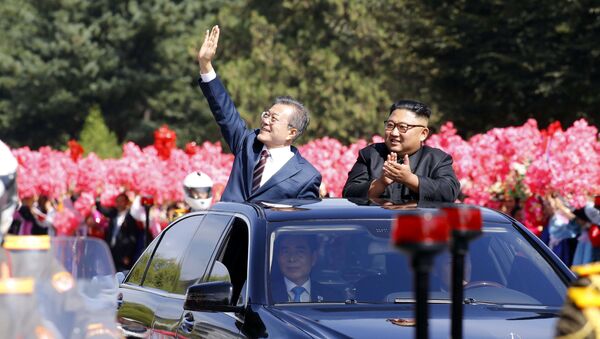 Moon Jae-in và Kim Jong-un - Sputnik Việt Nam