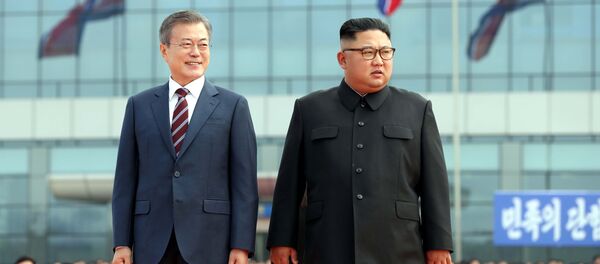 Moon Jae-in và Kim Jong-un - Sputnik Việt Nam