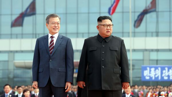 Moon Jae-in và Kim Jong-un - Sputnik Việt Nam