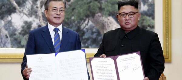 Moon Jae-in và Kim Jong-un Moon Jae-in và Kim Jong-un - Sputnik Việt Nam