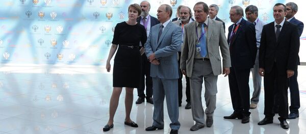 Vladimir Putin tại Trung tâm Sirius Vladimir Putin tại Trung tâm Sirius - Sputnik Việt Nam