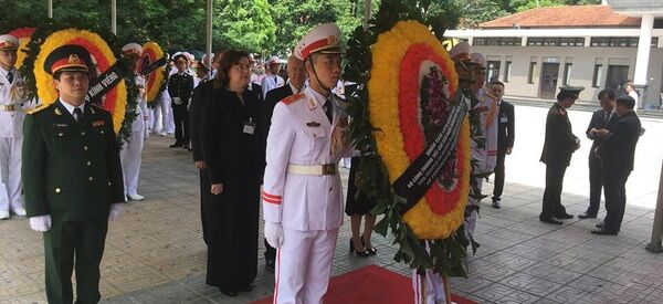 Phó Chủ tịch Duma Quốc gia Liên bang Nga Bà O.N.Epifanova đã tham gia hoạt động tang lễ tại Hà Nội liên quan đến việc Chủ tịch nước Cộng hòa Xã hội chủ nghĩa Việt Nam Trần Đại Quang từ trần. Phó Chủ tịch Duma Quốc gia Liên bang Nga Bà O.N.Epifanova đã tham gia hoạt động tang lễ tại Hà Nội liên quan đến việc Chủ tịch nước Cộng hòa Xã hội chủ nghĩa Việt Nam Trần Đại Quang từ trần. - Sputnik Việt Nam