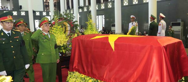 Đoàn Bộ Tư lệnh Cảnh sát cơ động (Bộ Công an) viếng Chủ tịch nước Trần Đại Quang - Sputnik Việt Nam