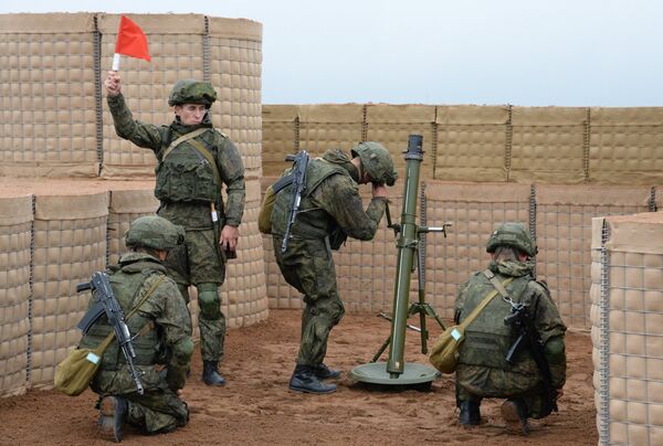 Lính pháo thuộc Lực lượng vũ trang Nga trong cuộc tập trận của quân đội Nga và Belarus. Lính pháo thuộc Lực lượng vũ trang Nga trong cuộc tập trận của quân đội Nga và Belarus. - Sputnik Việt Nam