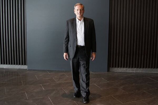 James DeLuca trong bài phỏng vấn với báo Đức James DeLuca trong bài phỏng vấn với báo Đức - Sputnik Việt Nam