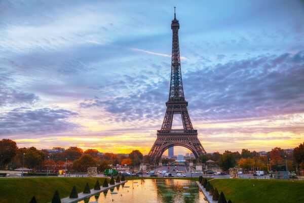 Tháp Eiffel ở Paris - Sputnik Việt Nam