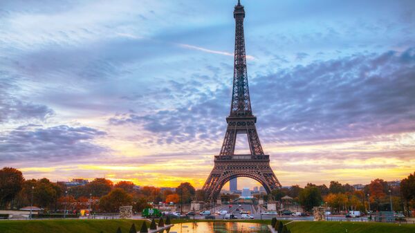 Tháp Eiffel ở Paris - Sputnik Việt Nam