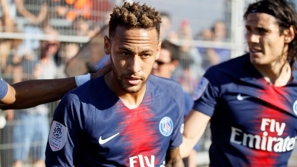 Soccer Football - Ligue 1 - Nimes Olympique vs Paris St Germain - Stade des Costieres, Nimes, France - September 1, 2018 Paris St Germain's Neymar celebrates scoring their first goal - Sputnik Việt Nam