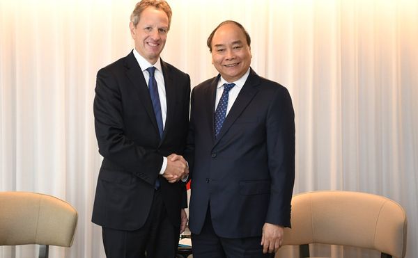 Thủ tướng tiếp ông Timothy Geithner, Chủ tịch Quỹ Đầu tư Warburg Pincus. - Sputnik Việt Nam