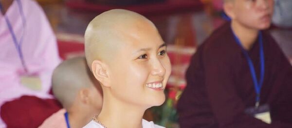 Hình ảnh Nguyễn Thị Hà bất ngờ xuống tóc khiến nhiều người bất ngờ. - Sputnik Việt Nam